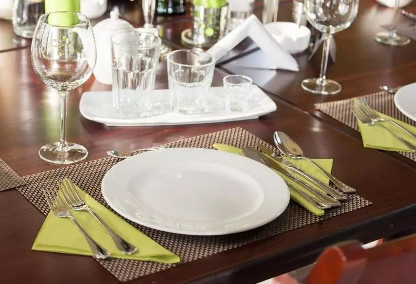 Hotelli Taverna Olteanului