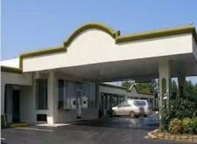 Motelli Scottish Inns  Commerce