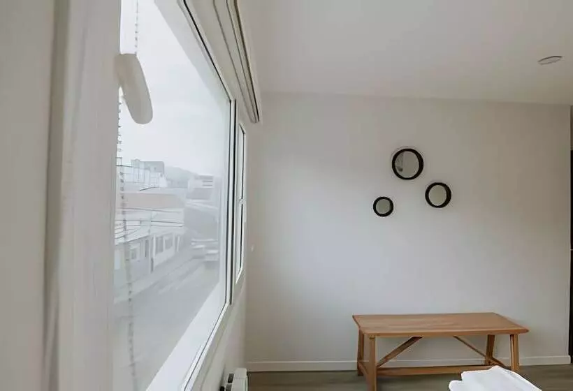 Aunaisin   Nona Kate