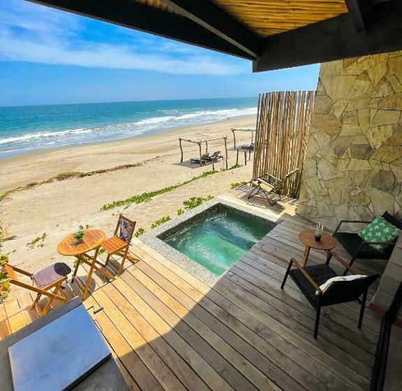 Diem Vichayito Beachfront Eco Luxury