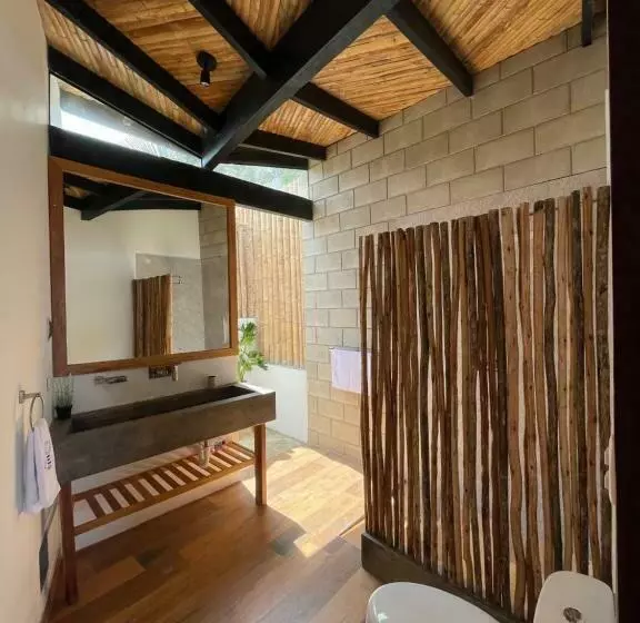 Diem Vichayito Beachfront Eco Luxury