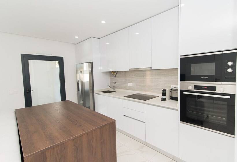 800m From The Boat To Praia Das Cabanas, With Pool, Terrace, Wifi And Aircon