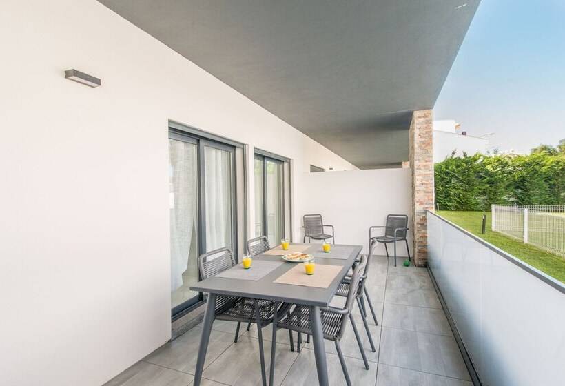 800m From The Boat To Praia Das Cabanas, With Pool, Terrace, Wifi And Aircon