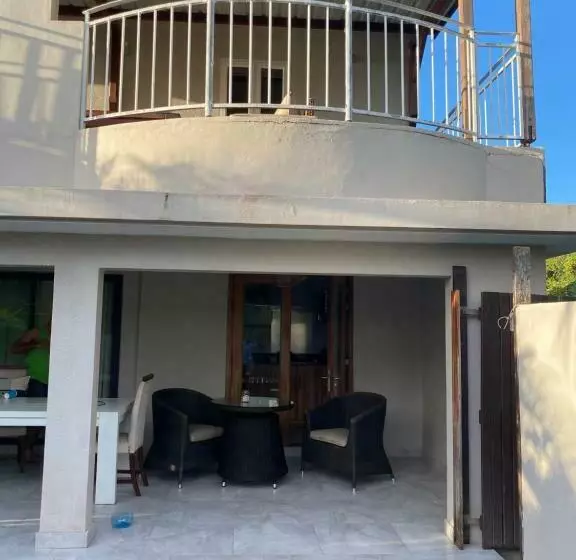 Colonial Cocoon Studio