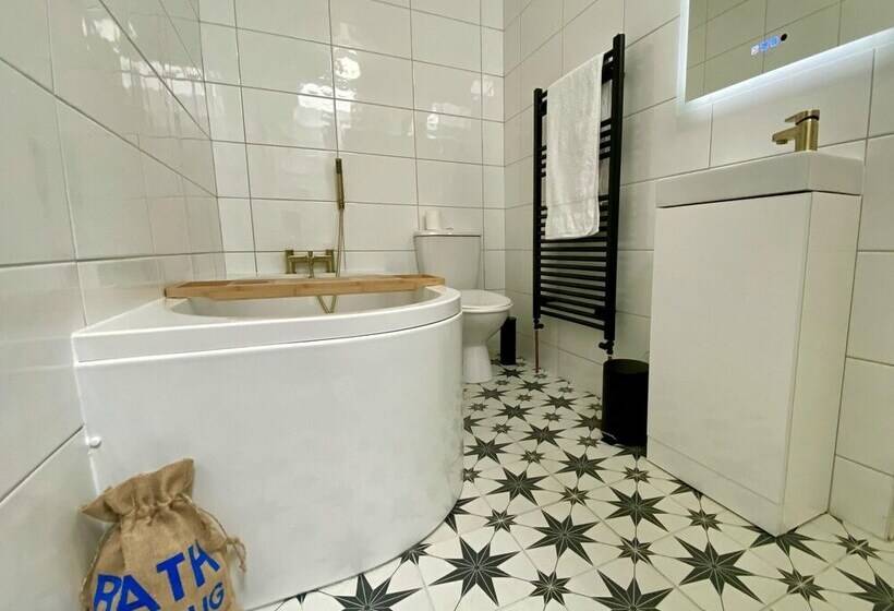 The Yellow Door Cottage