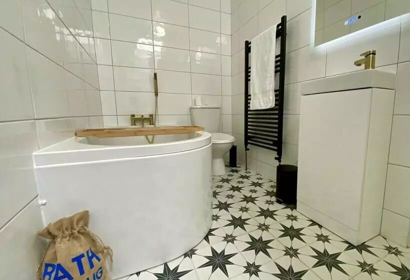 The Yellow Door Cottage