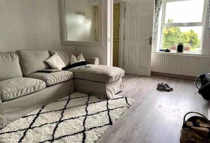 The Yellow Door Cottage