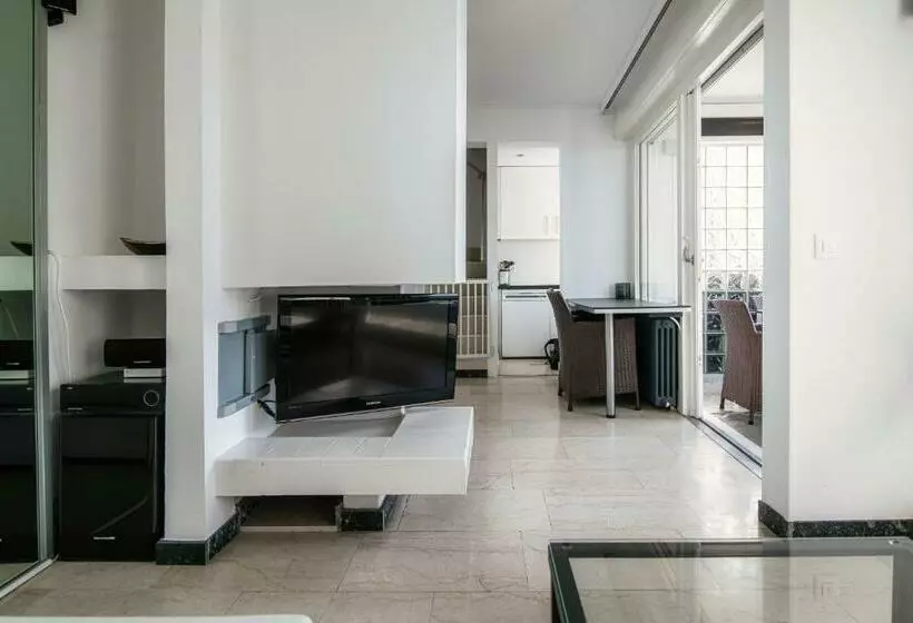 Bellariva Lakefront By Quokka 360   Flat With Private Pier