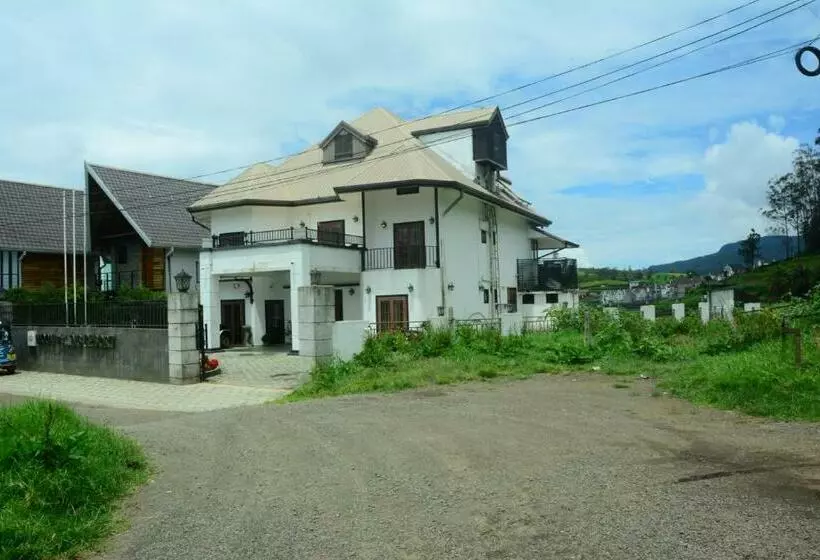 Moon Plains Resort