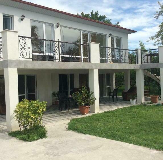 پانسیون Beach House