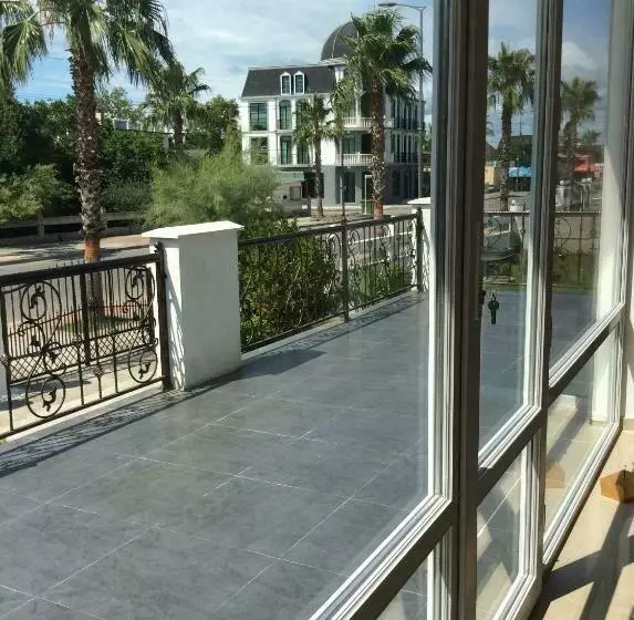 پانسیون Beach House