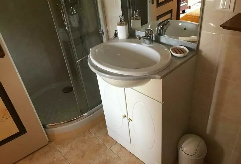 ベッドアンドブレックファースト La Maison De Laujol