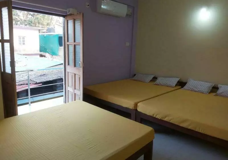 Hotelli Calangute Pristine