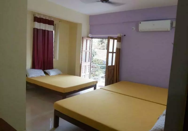 Hotelli Calangute Pristine