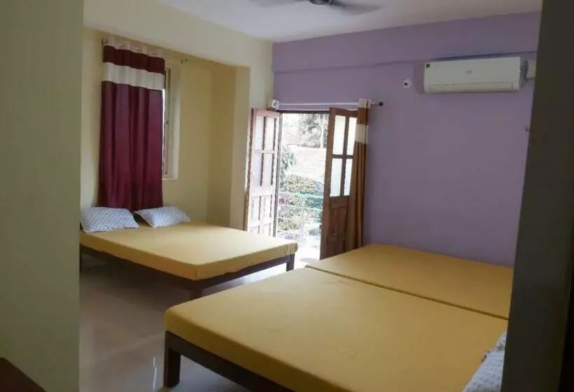 Hotelli Calangute Pristine