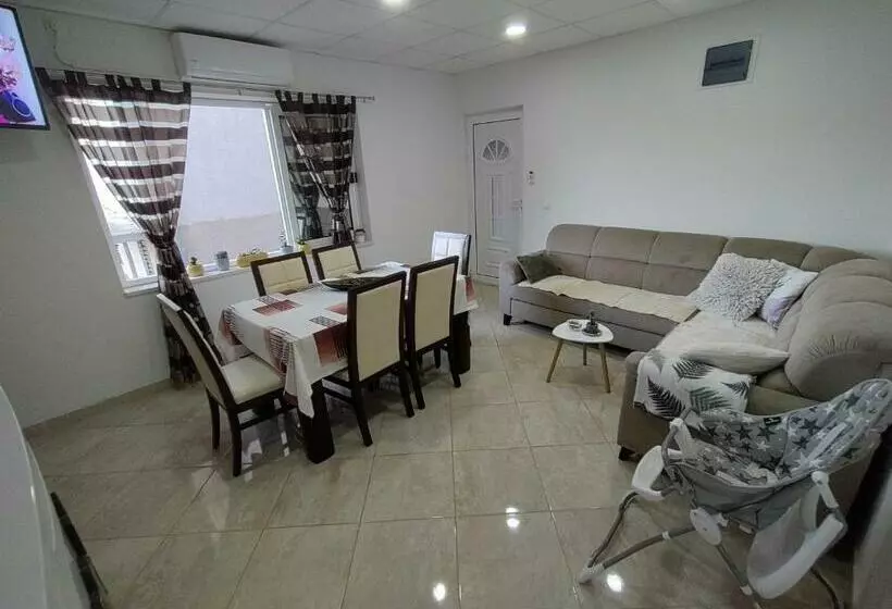 پانسیون Apartman Magdalena
