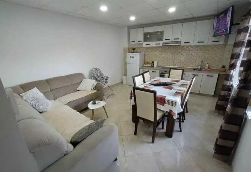 پانسیون Apartman Magdalena