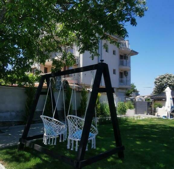 بنسيون Blue Breeze