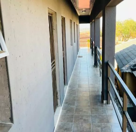 پانسیون Tshukudu Guesthouse
