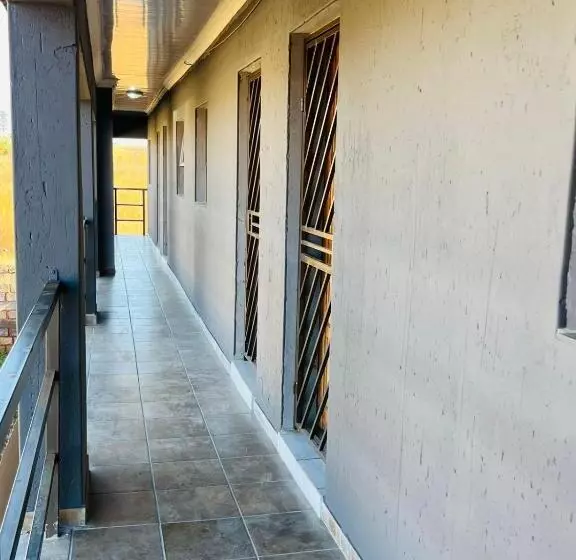 پانسیون Tshukudu Guesthouse