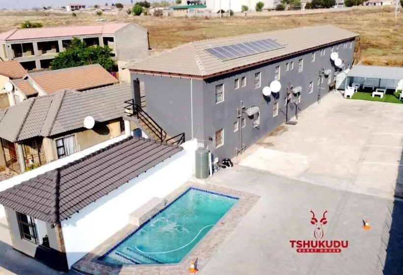پانسیون Tshukudu Guesthouse