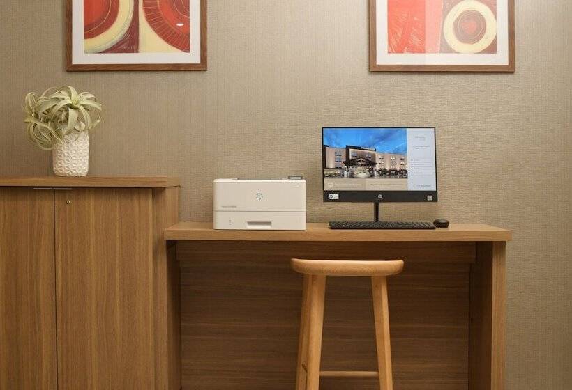 فندق Springhill Suites By Marriott Lindale