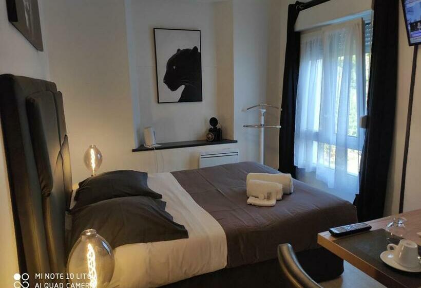 هتل Auberge De La Voute