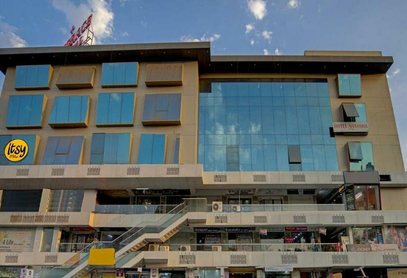 Itsy Hotels Natasha, Vesu, Surat