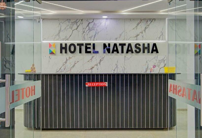 Itsy Hotels Natasha, Vesu, Surat