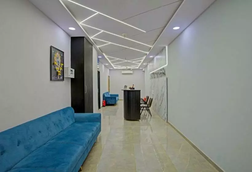 Itsy Hotels Natasha, Vesu, Surat
