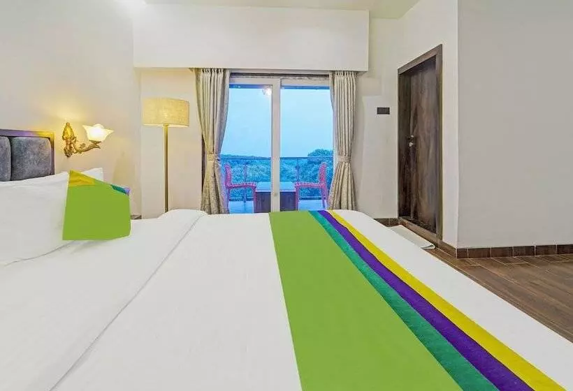 ホテル Treebo Shindola Resort