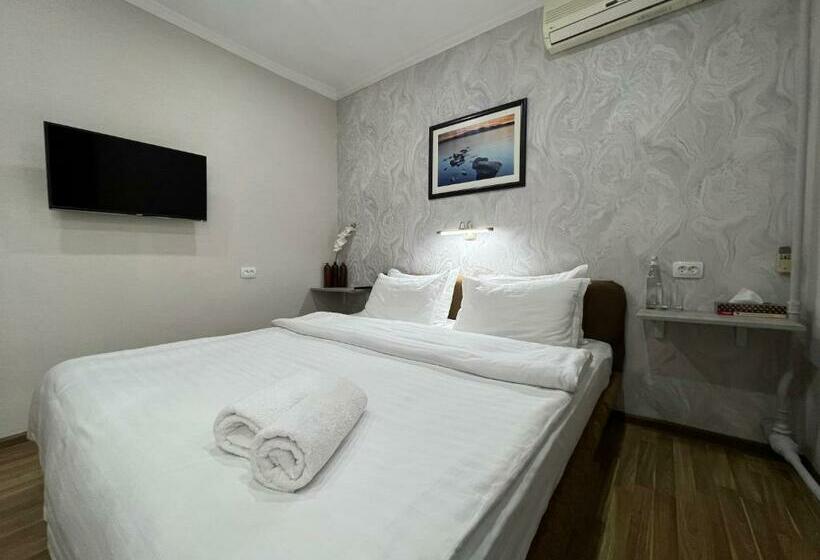 پانسیون Frodo