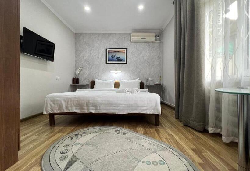 پانسیون Frodo