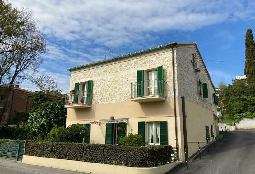 펜션 La Lupinella Room