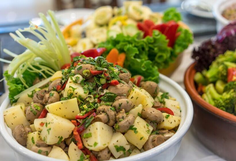 Cronwell Platamon Resort