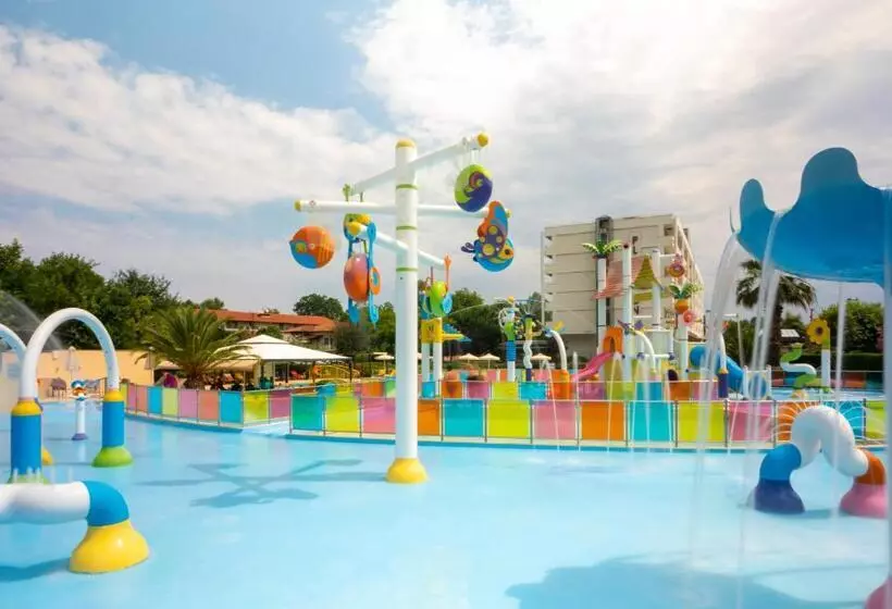 Cronwell Platamon Resort