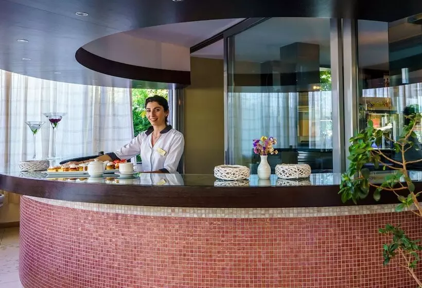 Cronwell Platamon Resort