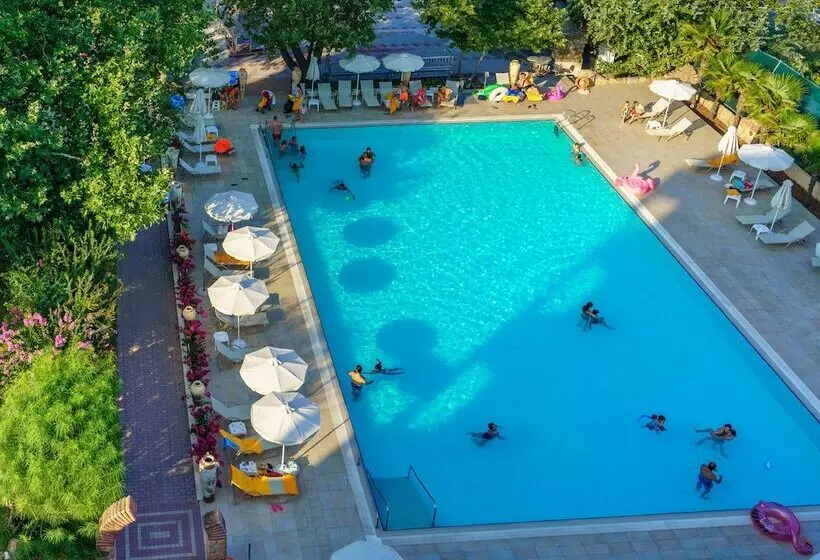 Cronwell Platamon Resort