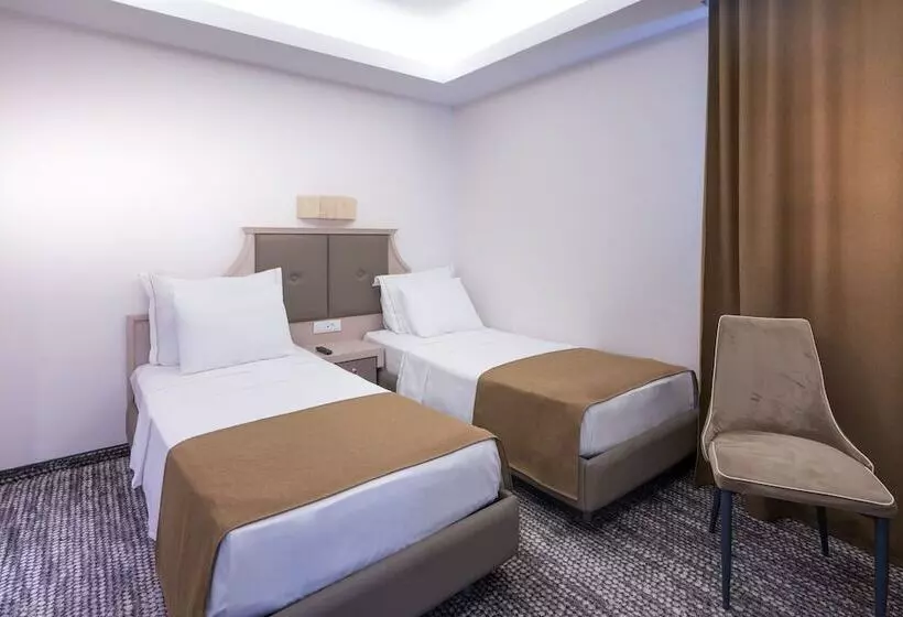 Cronwell Platamon Resort