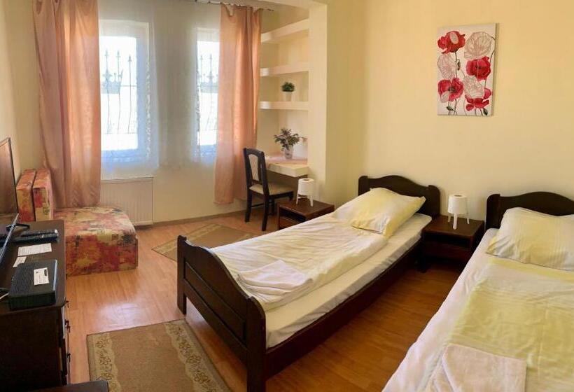 ホテル Aranykorona