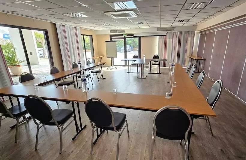 Отель Best Western Terre De Provence