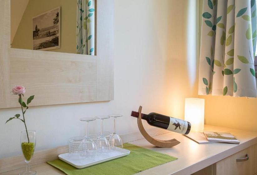 ホテル Bikavölgyi Panzió