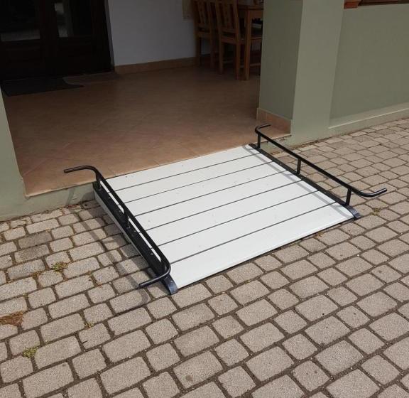 ホテル Bikavölgyi Panzió