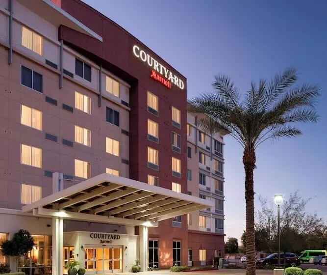 בית מלון כפרי Courtyard Phoenix Chandler/fashion Center