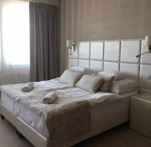 ホテル Faluközpont