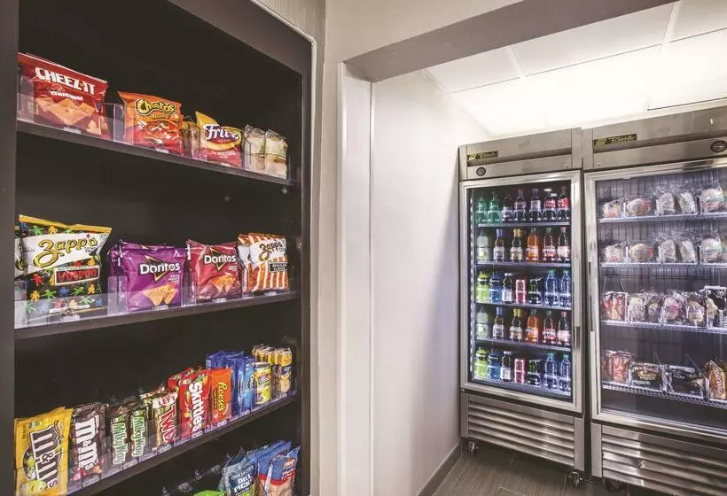 فندق La Quinta By Wyndham Baton Rouge Denham Springs