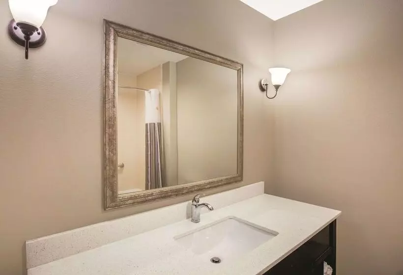 فندق La Quinta By Wyndham Baton Rouge Denham Springs