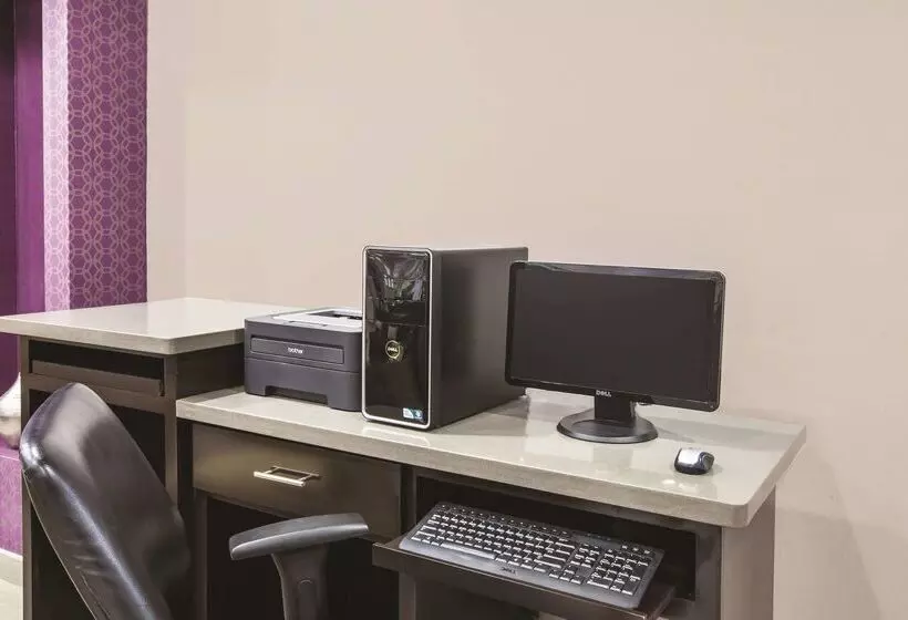 فندق La Quinta By Wyndham Baton Rouge Denham Springs