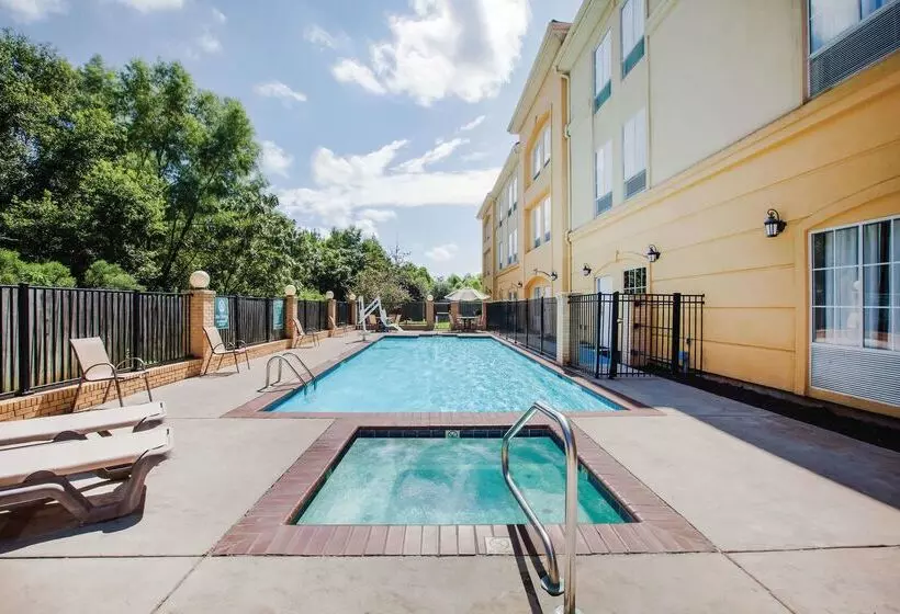 فندق La Quinta By Wyndham Baton Rouge Denham Springs