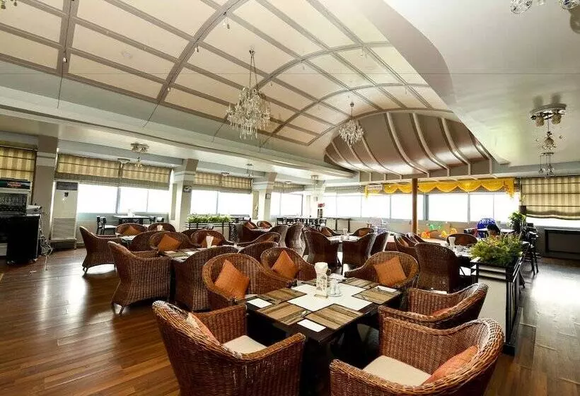 هتل Queen Mandalay